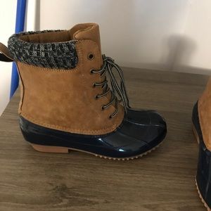 Duck boots